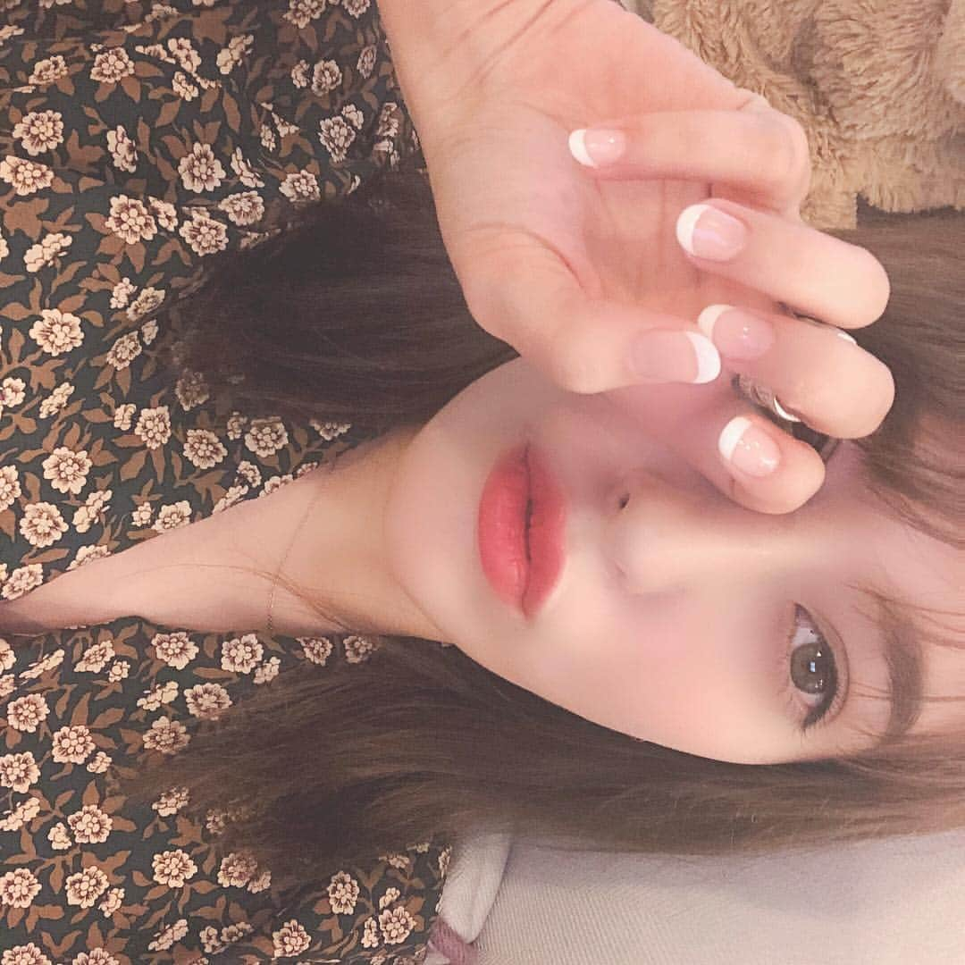 平田梨奈さんのインスタグラム写真 - (平田梨奈Instagram)「New Nail 💅 @bonnechance_nail  #hiranail #newnails #フレンチネイル」4月10日 17時46分 - hirari_official