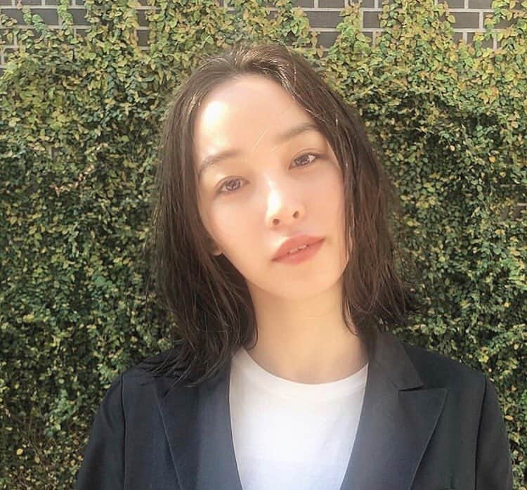 赤神幸依のインスタグラム：「. 髪を伸ばしてて、我慢したいところ、 パーマ当ててくれて、気分転換。 @seratasouta  いつもありがとう。」