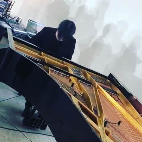 渋谷慶一郎のインスタグラム：「Improvisation for Prepared Piano. At  show in Japanese designer Jun Ashida yesterday. Thank you for the all staff and team.」