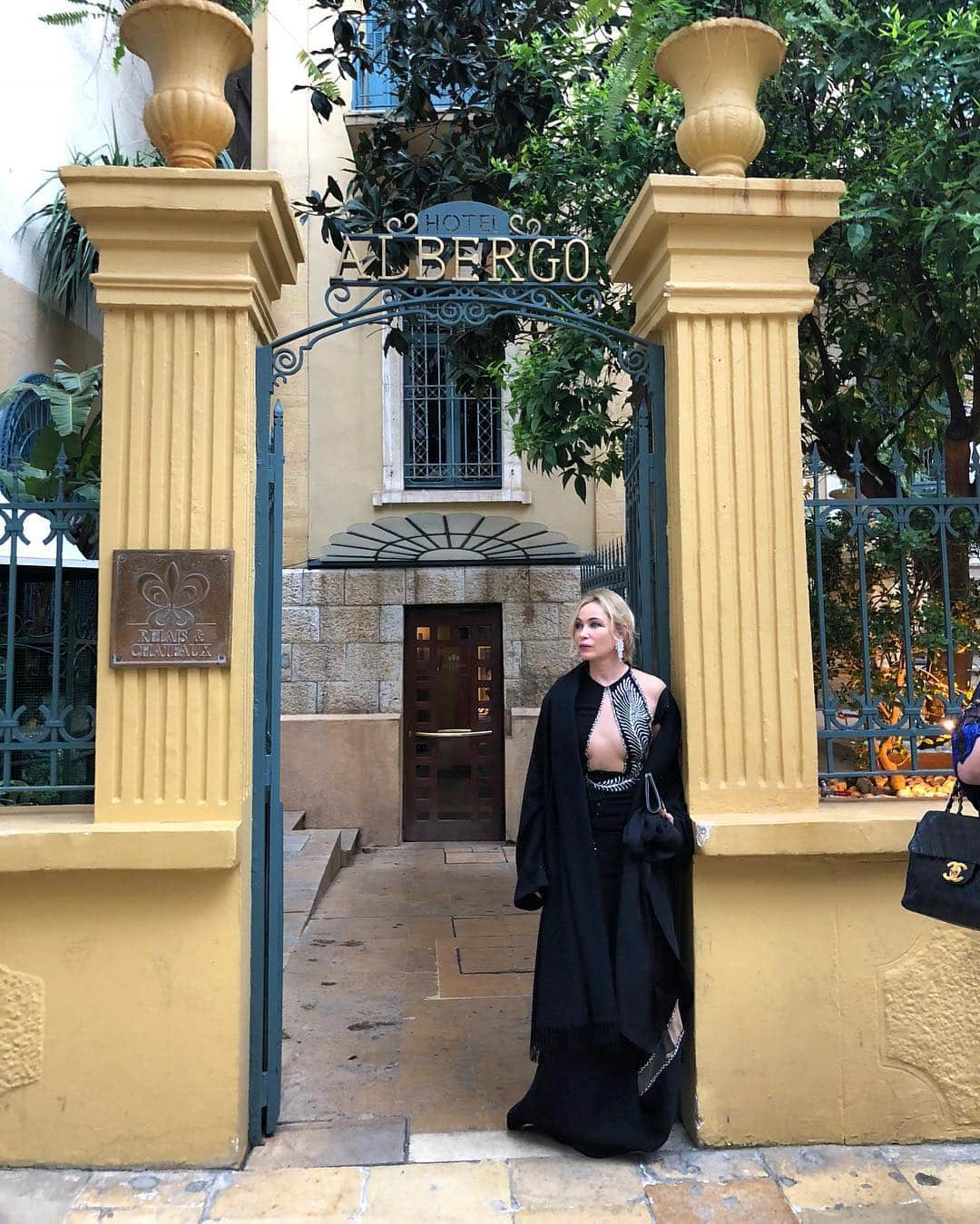 エマニュエル・ベアールのインスタグラム：「#hotelalbergo @hotelalbergo  #besthotelintown😉  #beyrouth  #lebanon  #liban 🙏🏻 it was a wonderful voyage.... 🛩」