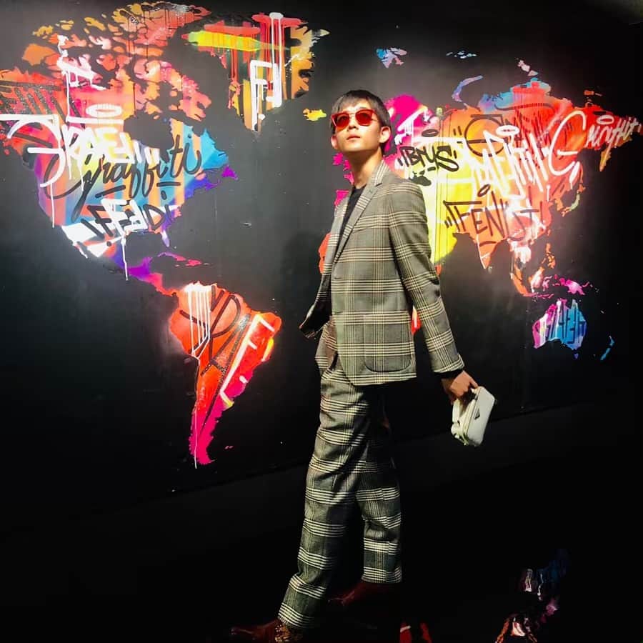 竜星涼さんのインスタグラム写真 - (竜星涼Instagram)「Love the colors‼︎🌈❤️ #fendi #fendicraff #fashionable」4月10日 17時57分 - ryo_ryusei