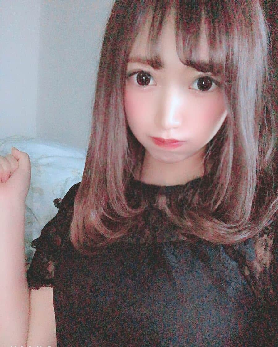 天音かりんのインスタグラム：「雨の日は引きこもりたくなるなぁ( ˘•_•˘ ).｡oஇ寒いの苦手でし… #selfie #instagood #likeforfollow #followme #東京 #新宿 #歌舞伎町 #キャバ嬢 #六本木 #港区 #西麻布 #餃子食べたい #そんな気分」