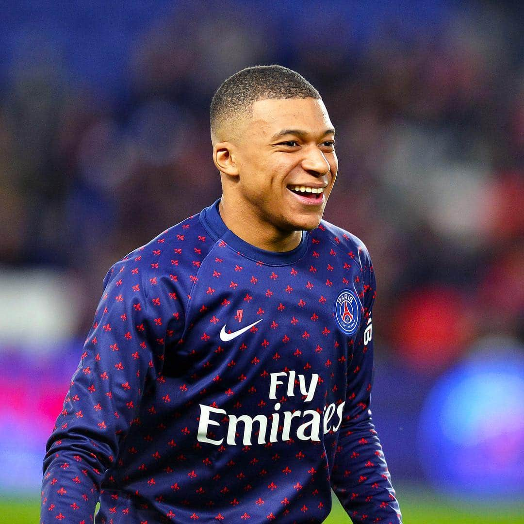 パリ・サンジェルマンFCさんのインスタグラム写真 - (パリ・サンジェルマンFCInstagram)「📸🆒👌🏻 . 😁 @k.mbappe . 🔴🔵 #ICICESTPARIS #AllezParis #Paris #MbappexPSG #Mbapee #ParisSaintGermain #PSG #Football」4月10日 18時37分 - psg