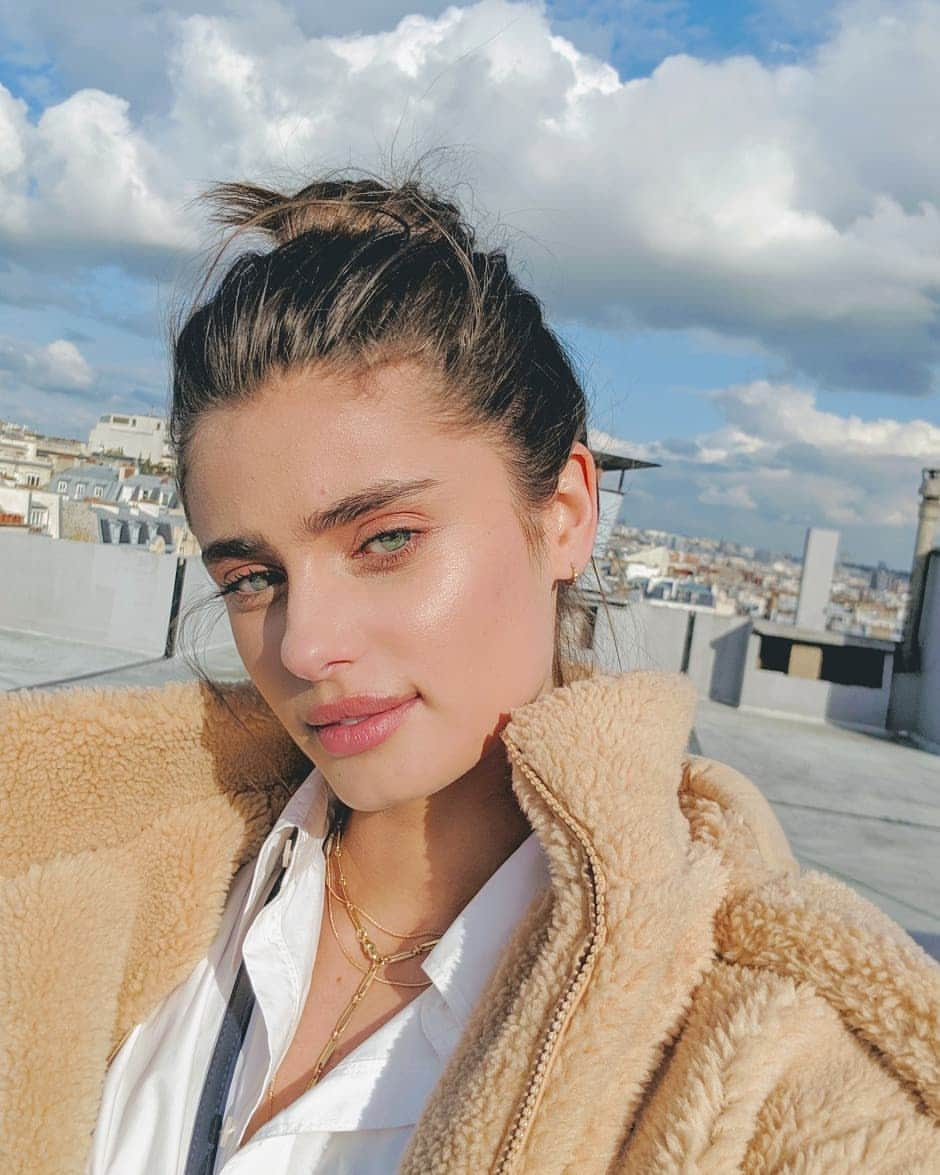 テイラー・ヒルさんのインスタグラム写真 - (テイラー・ヒルInstagram)「Au revoir! Short but sweet ✈️」4月10日 18時53分 - taylor_hill