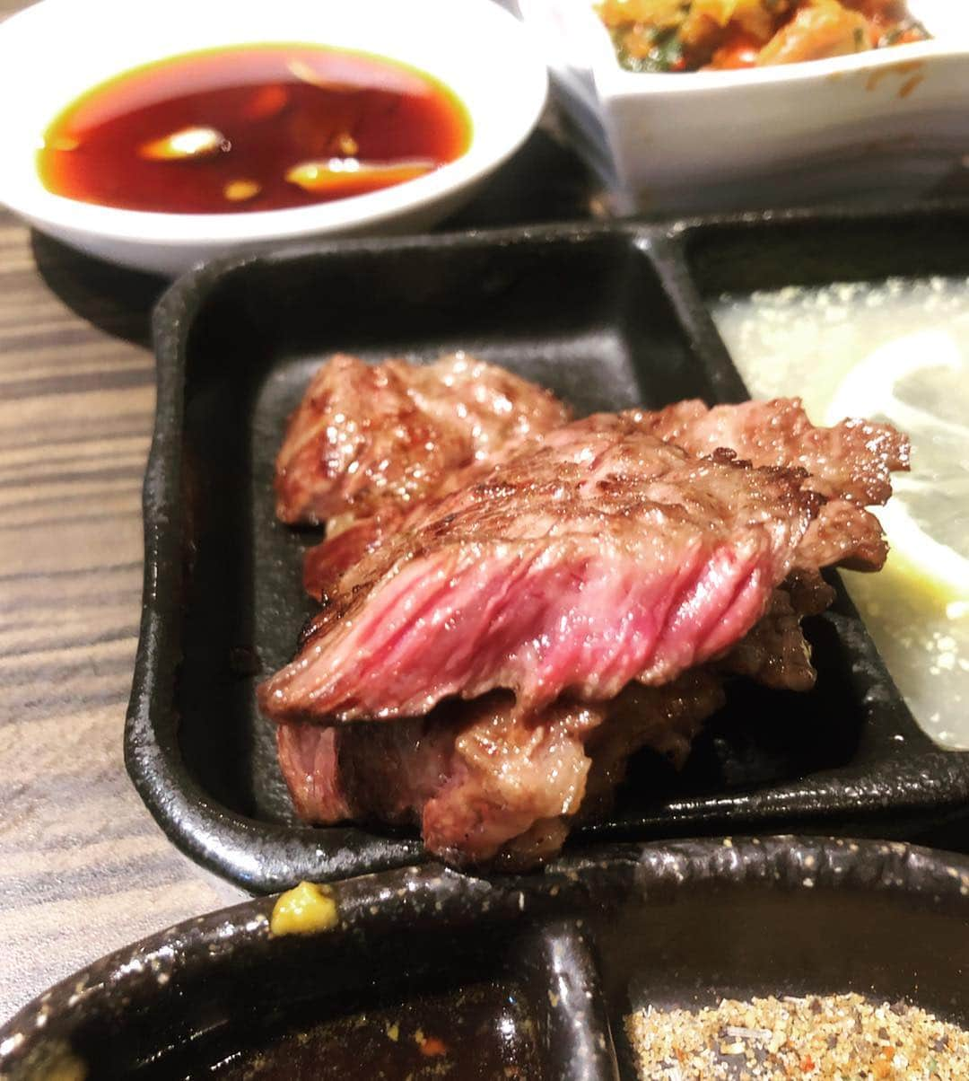 濱野りれさんのインスタグラム写真 - (濱野りれInstagram)「Yakiniku "SatoburiDA" #Reservation ➡︎1-2month #Taste ➡︎ A Meat meat and meat!! It was as delicious as original restaurant "satoburian" !! Pls check #rirelog I already posted✔️✔️ . 久しぶりのサトーブリアンさん🧸💗 今回はサトブリDAさんにお邪魔してきました〜🐮 美味しいお肉たくさん食べれて幸せDA👼💓 トレーニング後はやっぱり肉っ🍖 . . #satoburida#satoburian #yakiniku#wagyu#wagyubeef#kobebeef#tokyoeats#toptokyorestaurants#asagaya#tokyogourmet#meatlover #satoブリアン#サトーブリアン#サトブリda#予約困難#食べログ高評価#食べログ4#焼肉#和牛#九州和牛#阿佐ヶ谷#阿佐ヶ谷グルメ#東京グルメ」4月10日 19時07分 - riregram