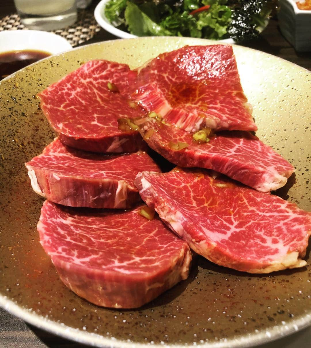 濱野りれさんのインスタグラム写真 - (濱野りれInstagram)「Yakiniku "SatoburiDA" #Reservation ➡︎1-2month #Taste ➡︎ A Meat meat and meat!! It was as delicious as original restaurant "satoburian" !! Pls check #rirelog I already posted✔️✔️ . 久しぶりのサトーブリアンさん🧸💗 今回はサトブリDAさんにお邪魔してきました〜🐮 美味しいお肉たくさん食べれて幸せDA👼💓 トレーニング後はやっぱり肉っ🍖 . . #satoburida#satoburian #yakiniku#wagyu#wagyubeef#kobebeef#tokyoeats#toptokyorestaurants#asagaya#tokyogourmet#meatlover #satoブリアン#サトーブリアン#サトブリda#予約困難#食べログ高評価#食べログ4#焼肉#和牛#九州和牛#阿佐ヶ谷#阿佐ヶ谷グルメ#東京グルメ」4月10日 19時07分 - riregram