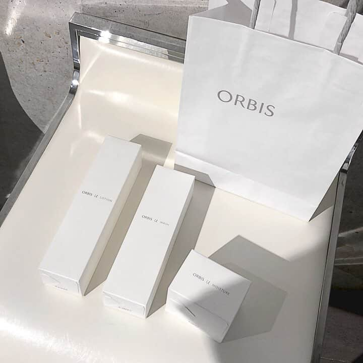 悠衣さんのインスタグラム写真 - (悠衣Instagram)「今日はORBISさんの POP UP STAND「water circulation stand」を一足早く体験させていただきました✨ ・ パーソナルスキンチェックをしていただき 今の水分量や油分量、肌のハリなど詳しく調べていただきました！ 診断結果、今のところ大丈夫そう😌ほっ💨 ・ 季節の変わり目でコンディションが揺らぎがちなのでしっかりケアしないとね♫ ・ 花粉で敏感になってる肌につけていただきましたが、全くヒリヒリせずしっとり潤っていい感じでした💕 ・ 今回、このイベントでは 先着でORBIS UとORBIS DEFENCERAのサンプルキットきっとがもらえて 更に抽選でスペシャルギフトが当たるんです！！ ・ そして、私3点セット当たっちゃったー💕ラッキー！！！ ・ 私がやっていただいたパーソナルスキンチェックは土日限定です✨ ・ 会場まで行けないよー😩って方も パーソナルスキンチェックはPOP UP以外の近隣店舗でも体験できます！ 渋谷ヒカリエ店や、アトレ恵比寿店、ルミネ北千住店です。 是非行ってみてください！ そして、プレゼントGETしちゃってください🎁 ｰｰｰｰｰｰｰｰｰｰｰｰｰｰｰｰｰｰｰｰｰｰｰｰｰｰｰｰｰｰｰｰｰｰｰｰｰｰ 「water circulation stand」 ‪2019.4.11 Thu-4.21 Sun‬ 平日‪12：00‐20：00‬　土日‪11：00‐19：00‬ ＠ZeroBase表参道 ｰｰｰｰｰｰｰｰｰｰｰｰｰｰｰｰｰｰｰｰｰｰｰｰｰｰｰｰｰｰｰｰｰｰｰｰｰｰ  #オルビス #オルビスユー #orbisu #水を巡らせる力 #watercirculationstand #PR  #細胞に近いエイジングケア #うるおいを細胞に巡らせる #シンプル3ステップ #ブースター洗顔 #とろぱしゃ化粧水 #スフレジェリー保湿液 #肌本来の力 #与えるから鍛える #化粧水 #スキンケア #エイジングケア #基礎化粧品 @orbis_jp」4月10日 19時23分 - yu1_1987