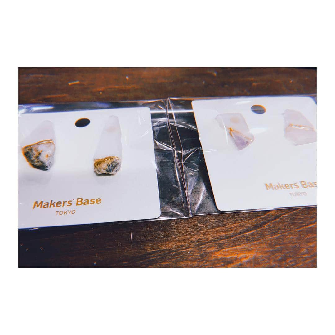 桜めいさんのインスタグラム写真 - (桜めいInstagram)「🌸 誕生日当日は とにかく幸せでした👼 ペアルック奈緒ちゃんと一緒に 金継ぎピアス作って👯‍♀️✨ その後花見しつつ呑んでたら サプライズで天ちゃん来てくれて💘 夜はずっと行きたかった焼肉屋さんにも行けて🍖  一日中ずーーーっと幸せでした❤️！ 本当に本当にありがとう😭❤️ ・ #birthday #mybirthday #april6 #4月6日 #枚数多め  #後半に動画があるのでよかったら観てね #おめでとうって言ってもらえるだけで幸せなのです #たくさんのおめでとうありがとうございます」4月10日 19時22分 - mei_0406