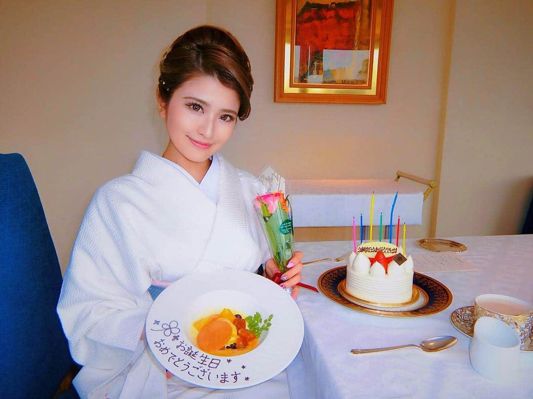 鈴木まりなのインスタグラム：「  My Birthday❤️ パパママありがとう🙏   #マリナバースデー #dj #girlsdj #femaledj #asiandj #Japanesedj #djlife #djingismylife #djinglife #djlifestyle」