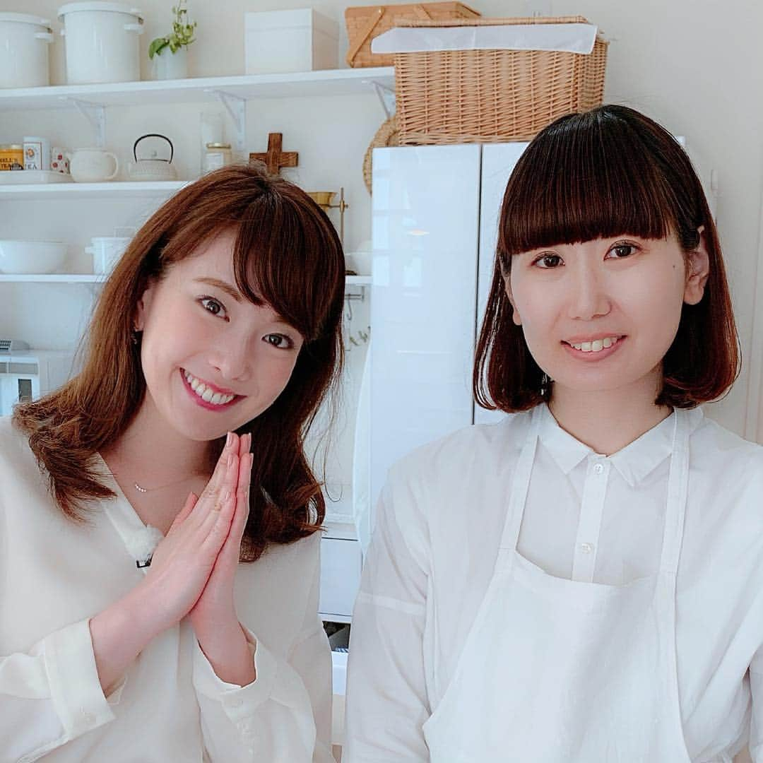 新垣泉子さんのインスタグラム写真 - (新垣泉子Instagram)「おさよさん♡  ちなみに『収納のプロ』おさよさんは、31万人のインスタフォロワーがいるカリスマ主婦！実は私も大大大ファンでフォローさせて頂いております♡本も読んでます☆お会いできて光栄すぎて、写真を撮っていただきました！写真はもはやただのファンです(//∇//)笑笑  私もいつかおさよさんの家みたいにしたいです！！！(๑>◡<๑)☆ #おさよさん #収納のプロ #カリスマ主婦 #収納 #整理整頓 #片付け #ももち浜ストア #ももち浜ストア特報ライブ #トク報リサーチ #ファンです」4月10日 19時18分 - motoko.arakaki