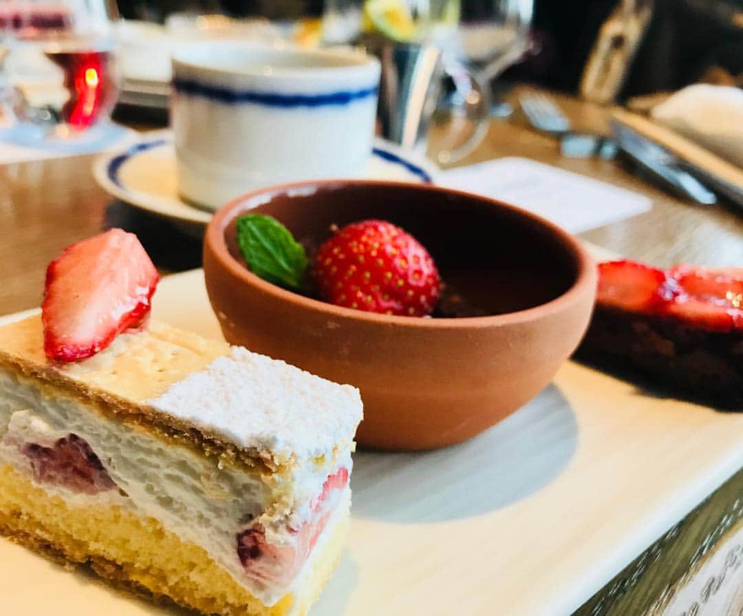 Table 9 TOKYO のグルメインスタ