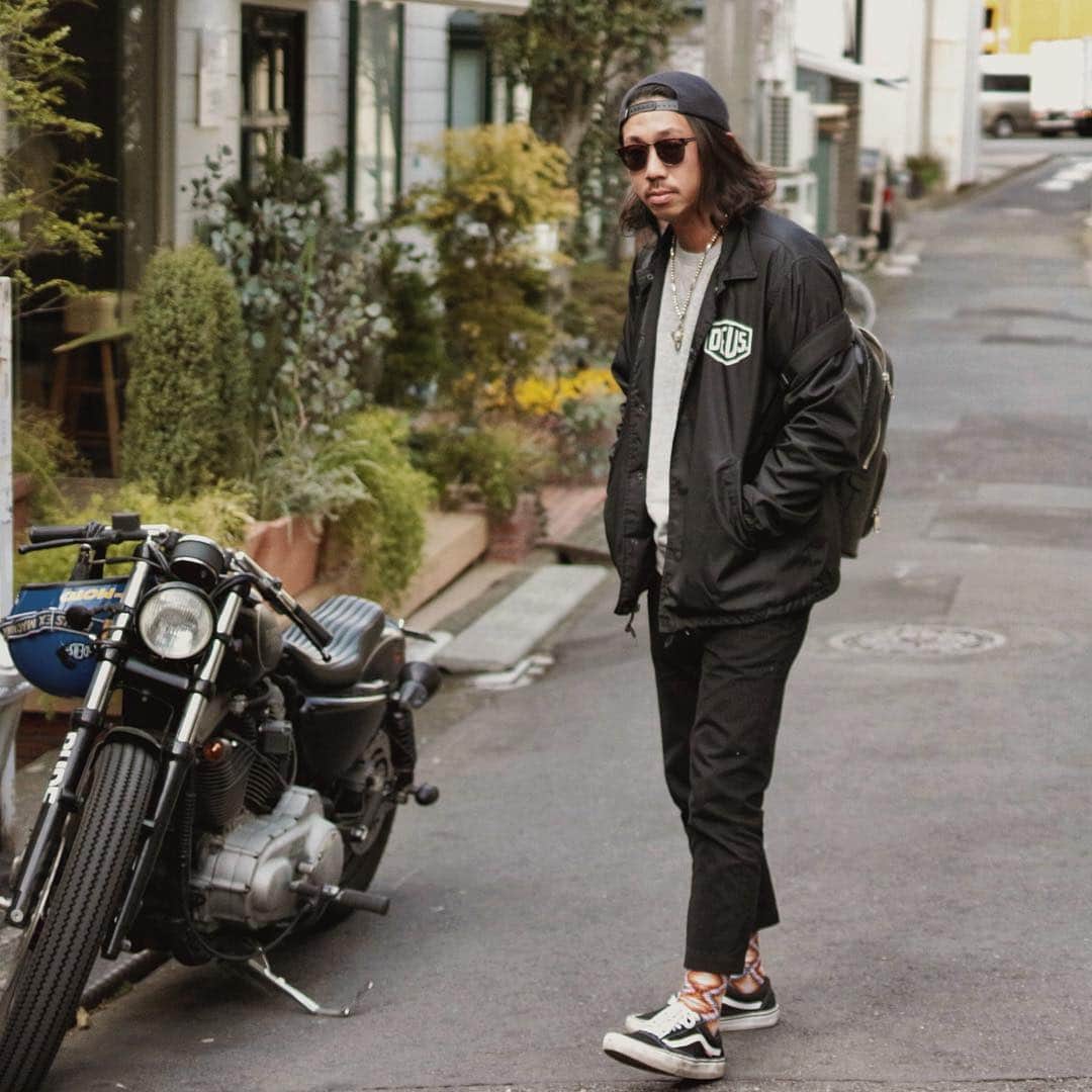 のインスタグラム：「2019/04/10☂️ ㅤㅤㅤㅤㅤㅤㅤㅤ It is not my motorcycle,,,,MS ㅤㅤㅤㅤㅤㅤㅤㅤ ㅤㅤㅤㅤㅤㅤㅤㅤ  ㅤㅤㅤㅤㅤㅤㅤㅤ #deusexmachina  #vans #TCSS #tomford  #GUCCI」