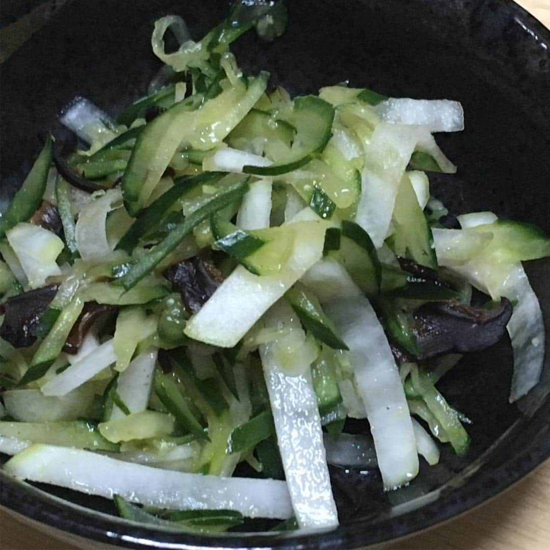 柳家さん生さんのインスタグラム写真 - (柳家さん生Instagram)「4/10晩ご飯だぁ〜 豆腐と合挽肉銀あんとじ 大根胡瓜塩昆布もみ 茗荷ご飯🍚 #さん生 #豆腐 #合挽肉 #銀あん #茗荷ご飯」4月10日 19時35分 - waraiguma1957