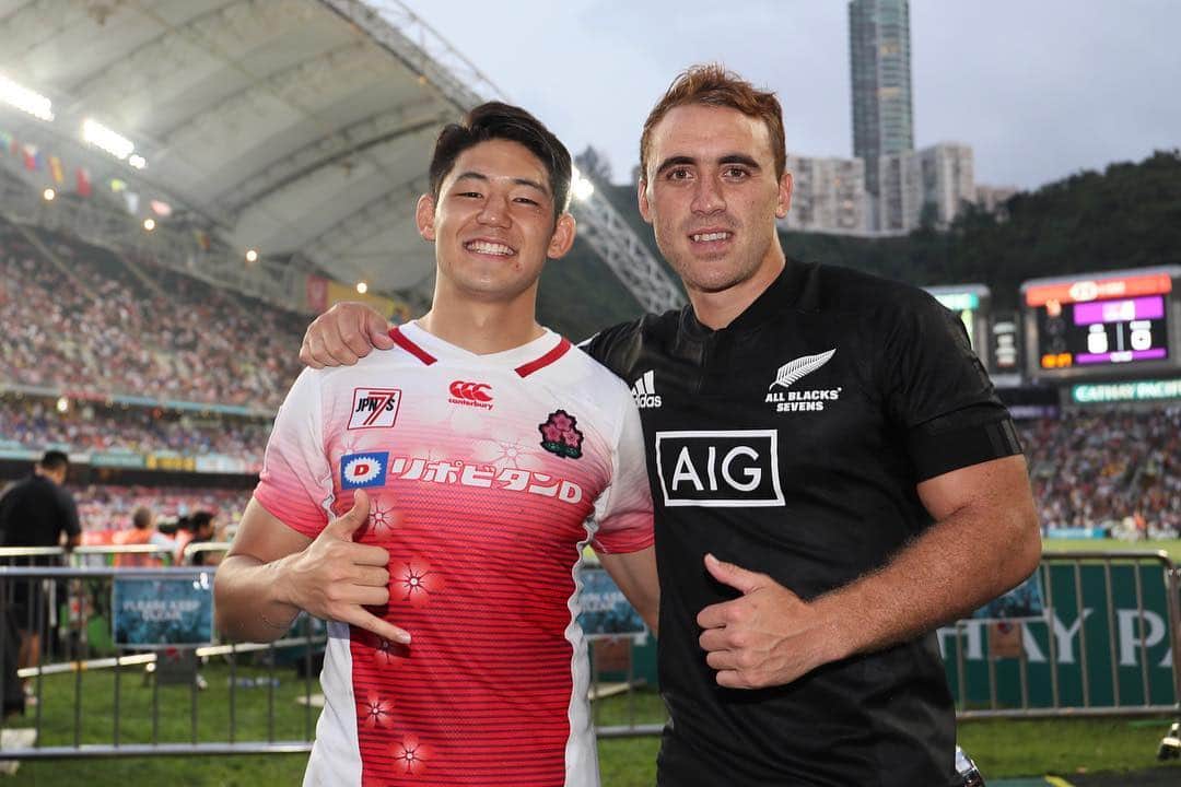 のインスタグラム：「Great reunion with my bro🤝 #🇯🇵 #🇳🇿 #東福岡 #ハミルトンボーイズ #同い年 #サニックスワールドユース #hongkong7s」
