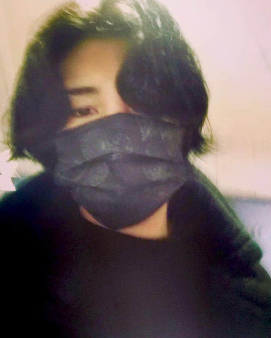 カン さんのインスタグラム写真 - (カン Instagram)「🔇」4月10日 19時51分 - sung_yoon_91
