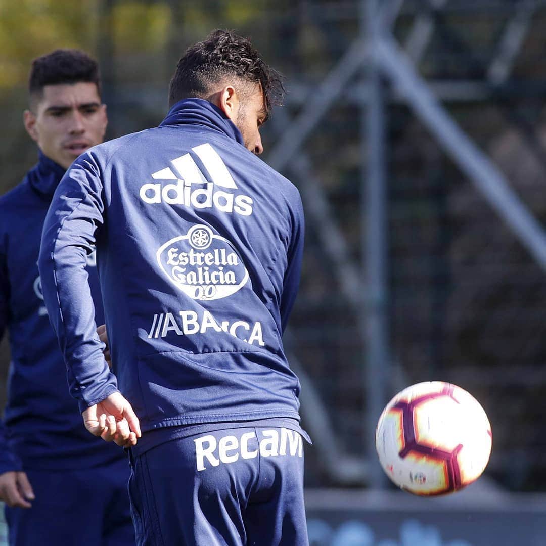 セルタ・デ・ビーゴさんのインスタグラム写真 - (セルタ・デ・ビーゴInstagram)「☀️👋💪💙🔥 . 🎯🔜 #AtletiCelta . #ANosaReconquista #XuntosSomosCelta」4月10日 19時53分 - rccelta