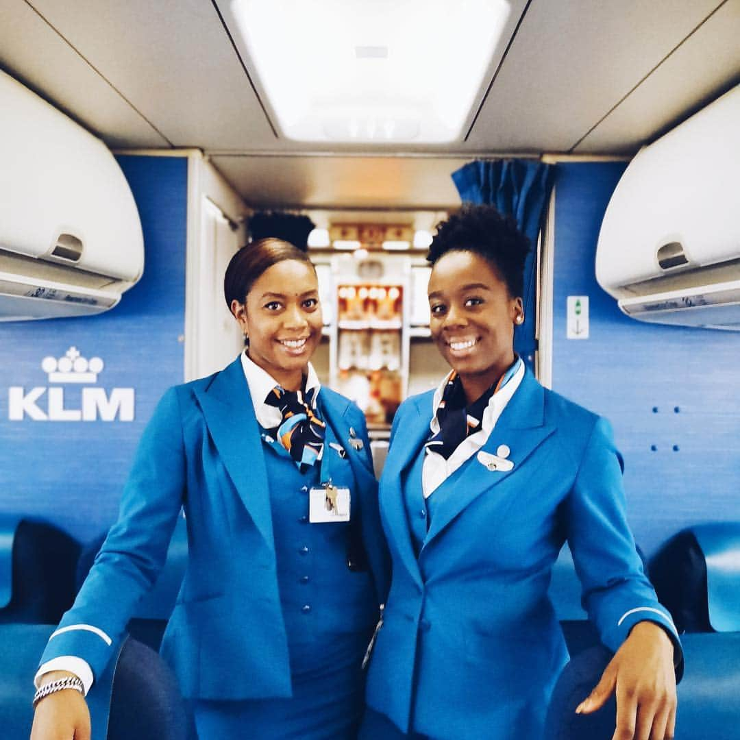 KLMオランダ航空さんのインスタグラム写真 - (KLMオランダ航空Instagram)「Happy Wednesday from our lovely cabin attendants 💙 #KLM #RoyalDutchAirlines #flyKLM ⁣📸 by @keeshiac⠀ •⠀ •⠀ •⠀ #klmcrew #cabincrew #cabinattendants #flying #fly #flight #crewlife #smile #happy #fun #havingfun #travel #travelling #travels  #travelgram」4月10日 19時53分 - klm