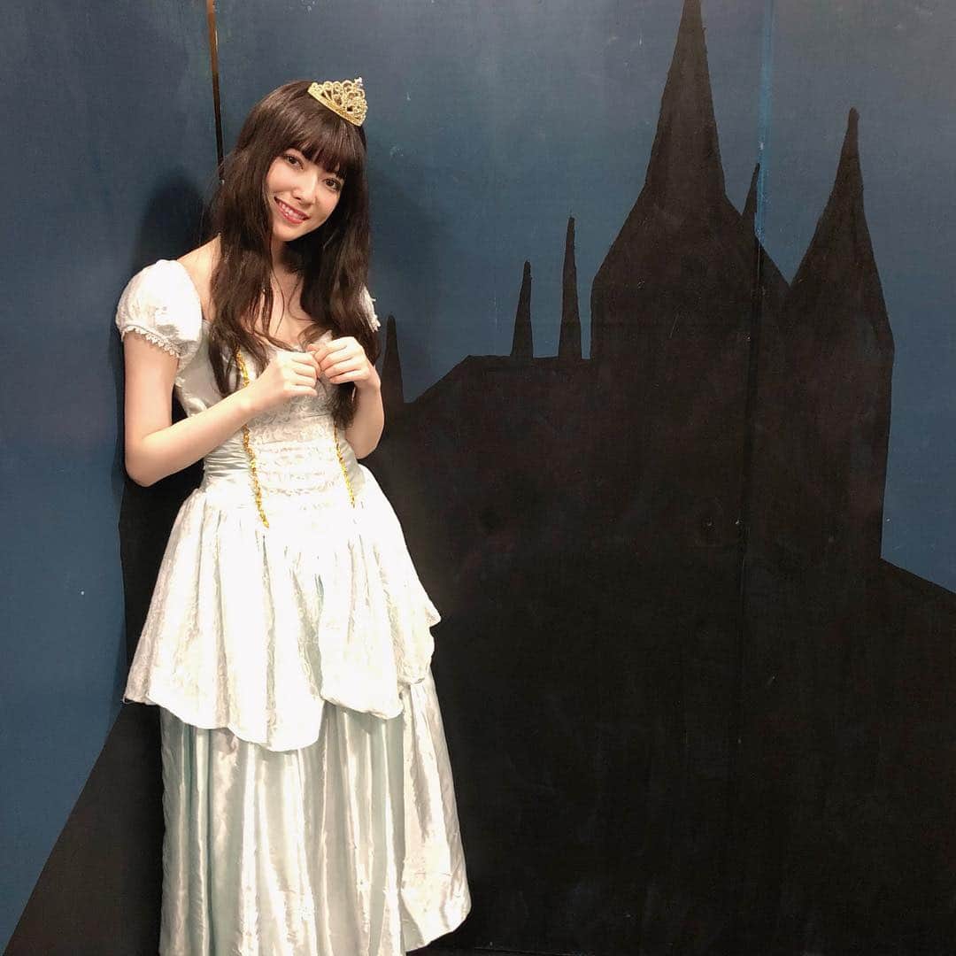 日下部美愛のインスタグラム：「舞台のオフショ 魔王城のパネル前での1枚 姫衣装で演じるの秒だったので写真たくさん撮ってもらったんだあ . . #photo #japan #model #me #code #fashion #makeup #followme #instagood #camera #instadaily #dailylook #한국 #맞팔 #사진 #데일리 #데일리룩 #인스타사진」