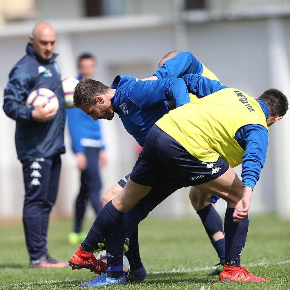 エンポリFCさんのインスタグラム写真 - (エンポリFCInstagram)「Azzurri stamani al lavoro al Castellani; domani nuova seduta mattutina in vista della sfida di lunedì con l'Atalanta 📸」4月10日 20時09分 - empoli_fc_official