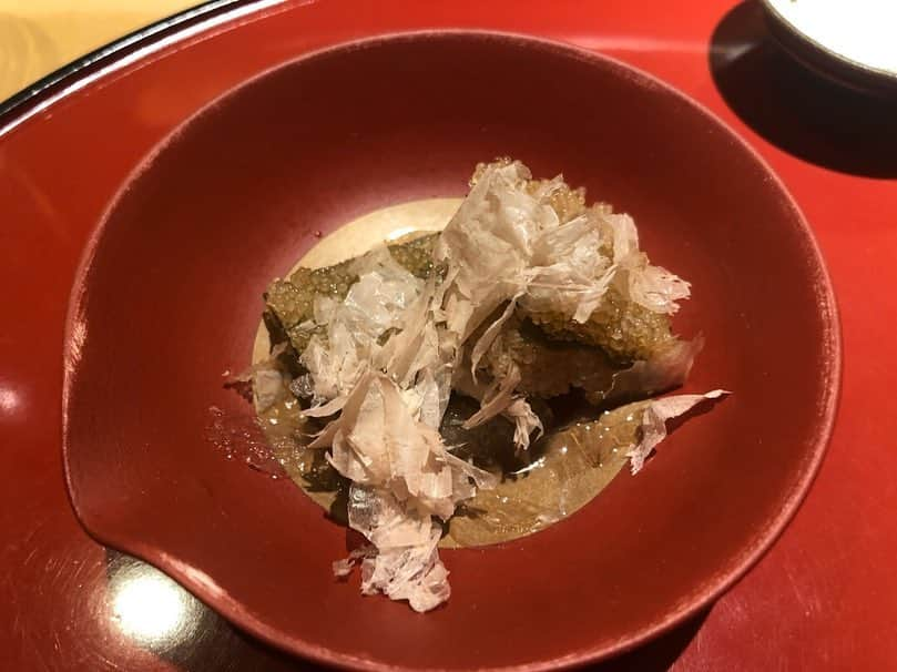 市川海老蔵 （11代目）さんのインスタグラム写真 - (市川海老蔵 （11代目）Instagram)「* Perfect meal! My kids came to see the soirée tonight. Reika seems to have enjoyed it whereas Kangen was in his nap zzz  Reika also gave me some feedback about the stage. A few points for improvement, which shall be well taken!  子持ち昆布に稚鮎、、。 うーん、 たまりません🤣  夜の部を観た感想、 麗禾は楽しかったー！ 勸玄は始まる前からzzz 。。。 麗禾楽しかったそうですが、 2.3ダメ出しが、 なるほど、 という事だったので 気をつけます笑笑。  #市川海老蔵 #海老蔵 #成田屋 #歌舞伎 #古典への誘い #ABKAI #ABMORI #ebizoichikawa #ebizo #kabuki #thunderparty  #classic」4月10日 20時21分 - ebizoichikawa.ebizoichikawa