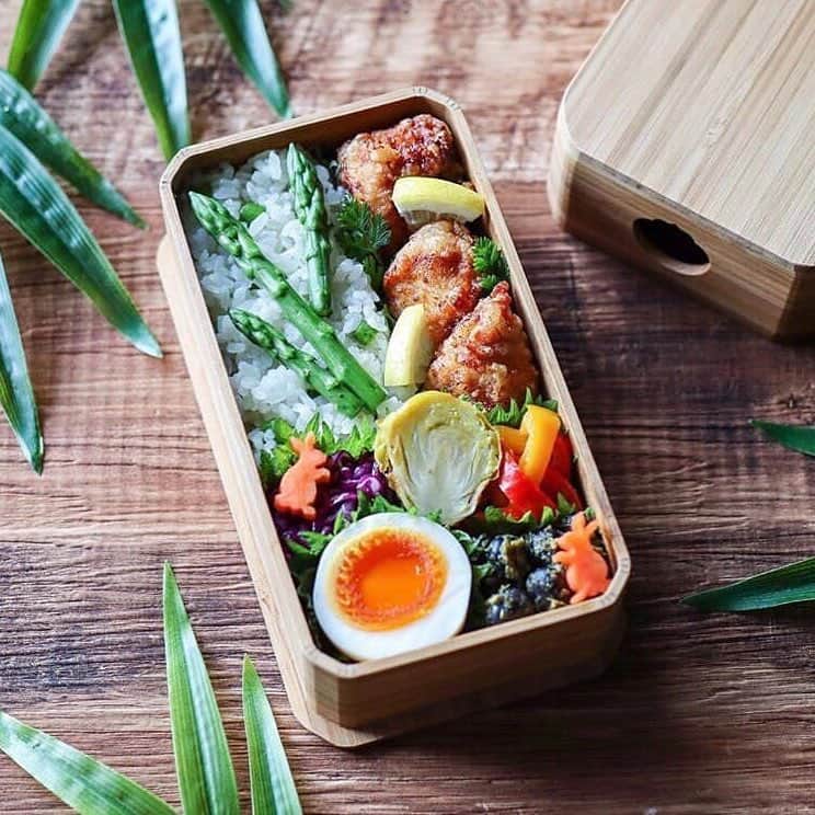 Locariのインスタグラム：「【作るのが楽しくなる♡「彩りお弁当おかず」で見た目も栄養も満点！】 photo by @xmizukax さん . .  #お弁当#おうちごはん #うちごはん #グルメ #ごはん #ランチ  #食卓 #料理 #グルメ #手料理 #ワンプレート #クッキング #献立  #作り置き #今日のごはん #おうちカフェ #スイーツ #デザート  #ケーキ #おやつ #暮らしを楽しむ #豊かな食卓 #クッキングラム  #カフェスタグラム #おうちごはんlover」