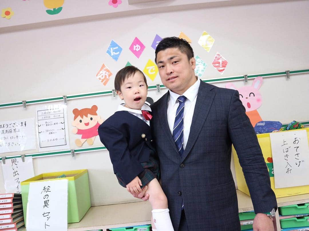 谷田部洸太郎さんのインスタグラム写真 - (谷田部洸太郎Instagram)「2019.4.10 息子☀️入園式無事終わりました🌸明日からまた頑張って元気よく行きましょう👍 #入園式 #りす組 #みぞれ降る中❄️ #記憶に残る思い出を #涙の数だけ強くなれる #明日からも頑張れ #祭り委員会 #委員長任命 #お祭り男なんて言ってみたりして #押忍だなぁ」4月10日 20時51分 - kotaro_yatabe