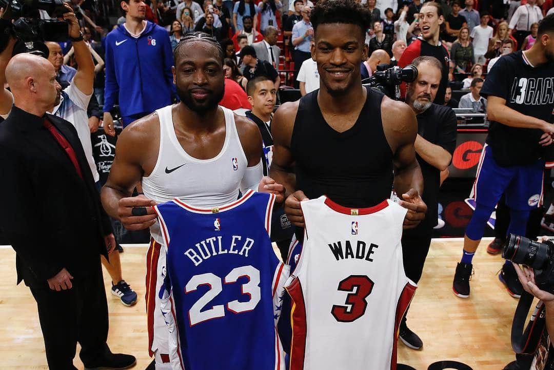 Miami HEATさんのインスタグラム写真 - (Miami HEATInstagram)「3’s for everybody! 11 for @dwyanewade. #RIPHankThomas 🙏」4月10日 20時55分 - miamiheat