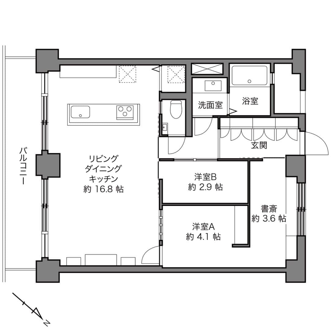 カウカモ ｜『一点もの』の住まいに出会おうさんのインスタグラム写真 - (カウカモ ｜『一点もの』の住まいに出会おうInstagram)「『変わらないね』 変わらないものなんてない。でも、変わらずにいてほしい。花降る散歩道や、銀色の角ばった可愛い電車。窓から入る暖かな日差しや、影を落としてゆっくりと揺れるハンモック。そのどれもがお気に入りの君と、となりににいる僕。「変わらないね」って、この先何度でも言いたいんだ。 . 石川台駅 /  2LDK / 68.24㎡ . --------------- ▶︎バーチャル内見ができるカモ？この物件の詳細はストーリーズ、またはプロフィールのリンクから【 変わらないね 】をチェック！→@cowcamo --------------- . #cowcamo #カウカモ . #住まい#暮らし#マイホーム#リビング#ダイニング#キッチン#リノベ#リノベーション#リノベーションマンション#中古マンション#マンション暮らし#ライフスタイル#シンプルライフ#インテリア#インテリアデザイン#インテリアコーディネート#インテリア雑貨#インテリア好きな人と繋がりたい#物件探し#内装 #オープンラック#ダクトレール#ハンモックのある生活#テレビボード#テレビ台#リビング収納#アクセントウォール#飾り棚」4月10日 21時01分 - cowcamo