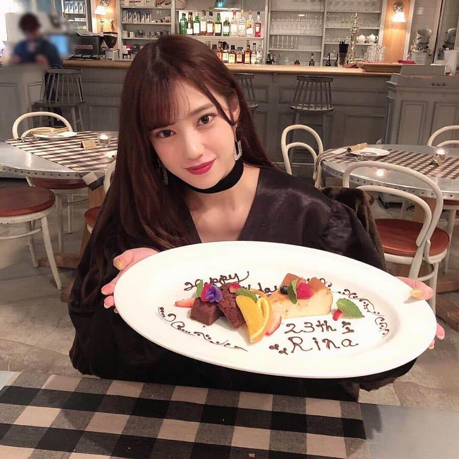 飯泉吏南さんのインスタグラム写真 - (飯泉吏南Instagram)「. . 本日23歳になりました❤︎ . たくさんコメント、dm、 LINEくれたみんなありがとう❤️ . 平成最後の誕生日、幸せな気持ちで 迎えられてすっごくうれしいな〜💭 . . 23歳の私もよろしくおねがいします♡ . . #birthday #thankyou #love」4月10日 21時05分 - pocha_rina