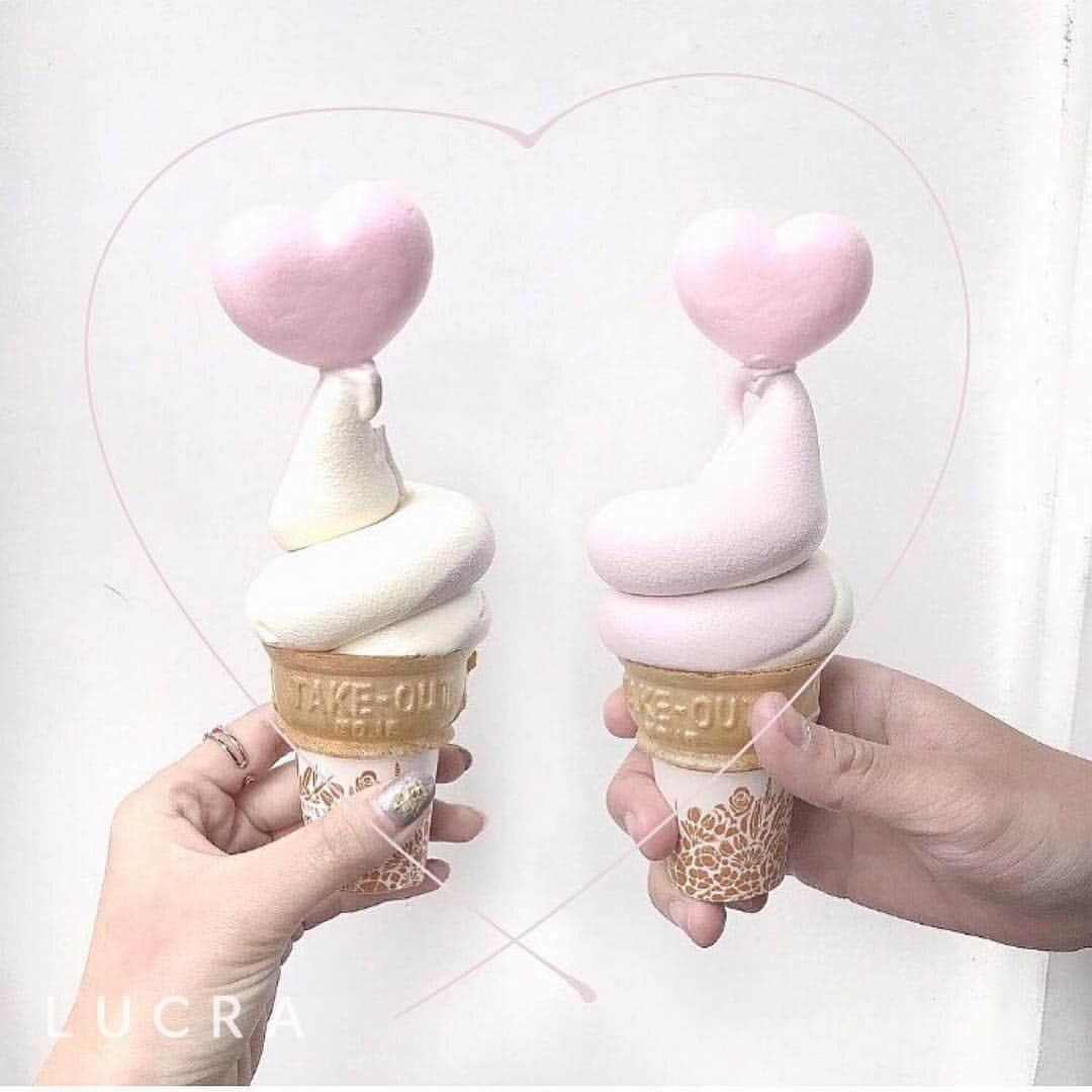 LUCRA（ルクラ）さんのインスタグラム写真 - (LUCRA（ルクラ）Instagram)「川越に行ったら「恋ソフト」🍦💗 ㅤㅤㅤ  食べ歩きにぴったりですよね！ ㅤㅤㅤ  #恋ソフト#川越食べ歩き#川越カフェ ㅤㅤㅤ  LUCRA公式Instagram上で紹介させて頂くお写真を募集中！写真に#lucrajp をつけるかタグ付けして投稿してくださいね♡ ㅤㅤㅤ  #カフェ #カフェ巡り #渋谷カフェ#代官山カフェ#表参道カフェ #中目黒カフェ #食べ歩き#名古屋カフェ#カフェ巡り好きな人と繋がりたい#カフェ好きな人と繋がりたい#インスタ映え#カフェ好き #タピ活#タピオカ#いちごみるく#いちご#shibuya#instagood#instalike#like4like#followme#tapioca #food」4月10日 21時12分 - lucra_app