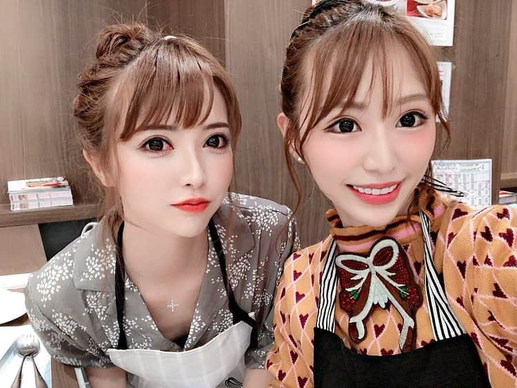 優月美羽さんのインスタグラム写真 - (優月美羽Instagram)「お料理教室2回目❤🔪 今回は ★カニクリームコロッケ . ★人参とコーンのポタージュ . ★はちみつレアチーズケーキ . 美味しくできた❤けど、工程が難しかった🤢🤢🤢 . 次は来週パンの基礎をお勉強してくるよ🍞🥨🥯 . #料理教室 #abcクッキング #料理記録 #主婦 #料理の勉強 #cooking」4月10日 21時12分 - miu.yuzuki