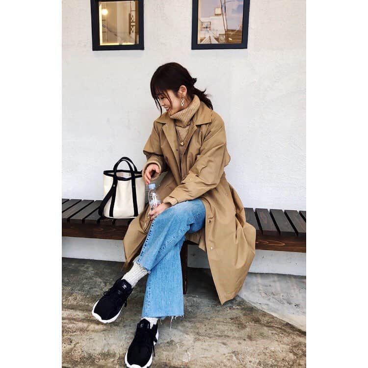 太田葉子さんのインスタグラム写真 - (太田葉子Instagram)「今日は春とは思えないほど﻿ 寒かったですね😵🌸❄️﻿﻿ ﻿﻿ みなさまも風邪ひかないように〜﻿😷﻿﻿ ﻿﻿ coat ...#ADAMETROPE ﻿﻿ knit...#ZARA ﻿﻿﻿ denim...#ZARA﻿﻿﻿ shoes...#addidas﻿﻿﻿ bag...#Beautyandyouth ﻿﻿ ﻿ #fashion #instafashion #ootd﻿﻿﻿ #ステンカラーコート #アダムエロペ﻿﻿﻿ #ベージュ #薄青デニム ﻿﻿ #着痩せ #着痩せコーデ ﻿﻿」4月10日 21時17分 - instayoko