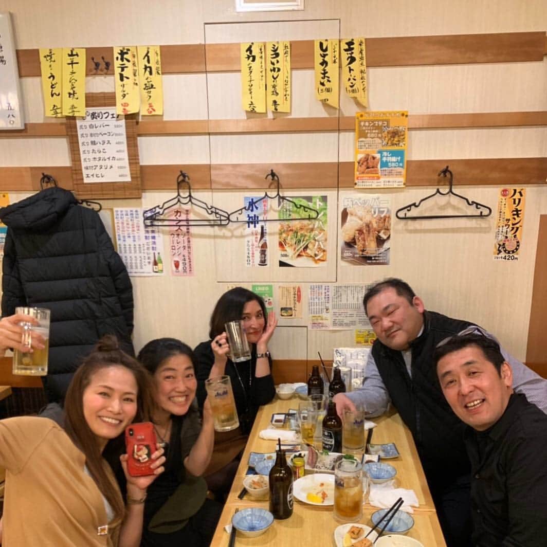 倉本康子さんのインスタグラム写真 - (倉本康子Instagram)「🌟 フランス大紀行でお世話になった コーディネーターの松本ちゃんが サプライズ帰国！ そして松本ちゃんのパリのお仲間との 日本では初という貴重な飲み会に 参加させてもらっちゃいました。 初めましてなのにとても 気持ちよく同じ時を過ごせた〜😊 松本ちゃん、ありがとうありがとう！  #パリ日本人グループ #私の隣が松本ちゃん #松本ちゃんのおかげでまた素敵な方々に出会うことができました #松本ちゃんありがとう #海鮮や焼きものも美味しかった @居酒屋 千」4月10日 21時19分 - yasuko_kuramoto_yakko