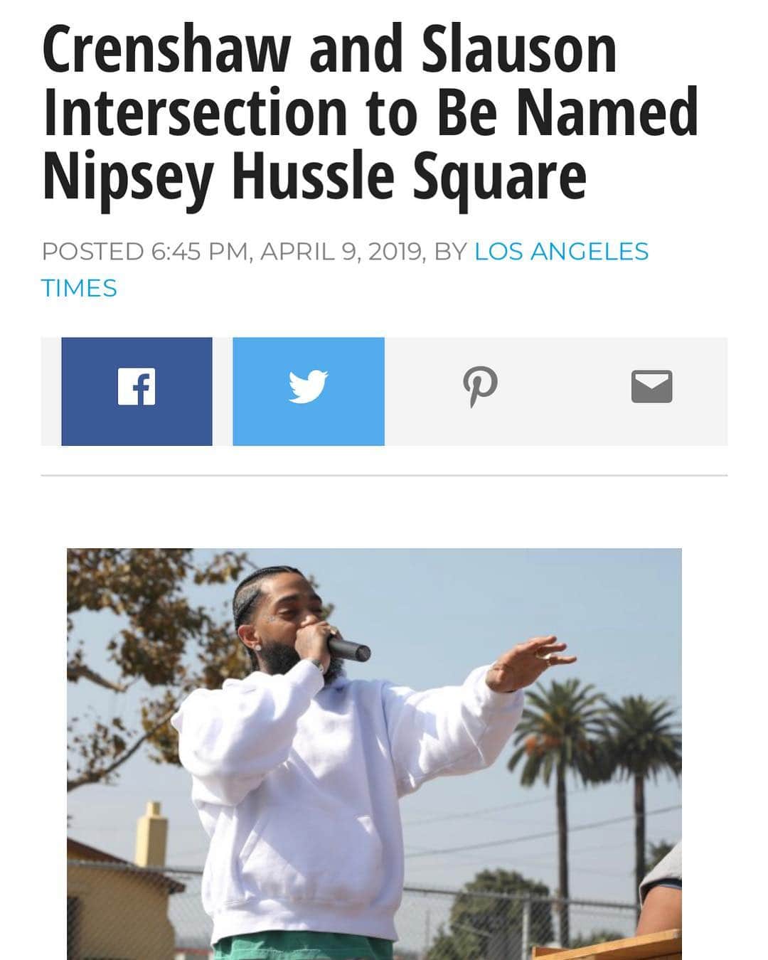 ファボラスのインスタグラム：「Did so much for that community, neighborhood, and it’s people.. it’s only right!! That’s yo hood!! 🙏🏾💯 💙#RipNip」