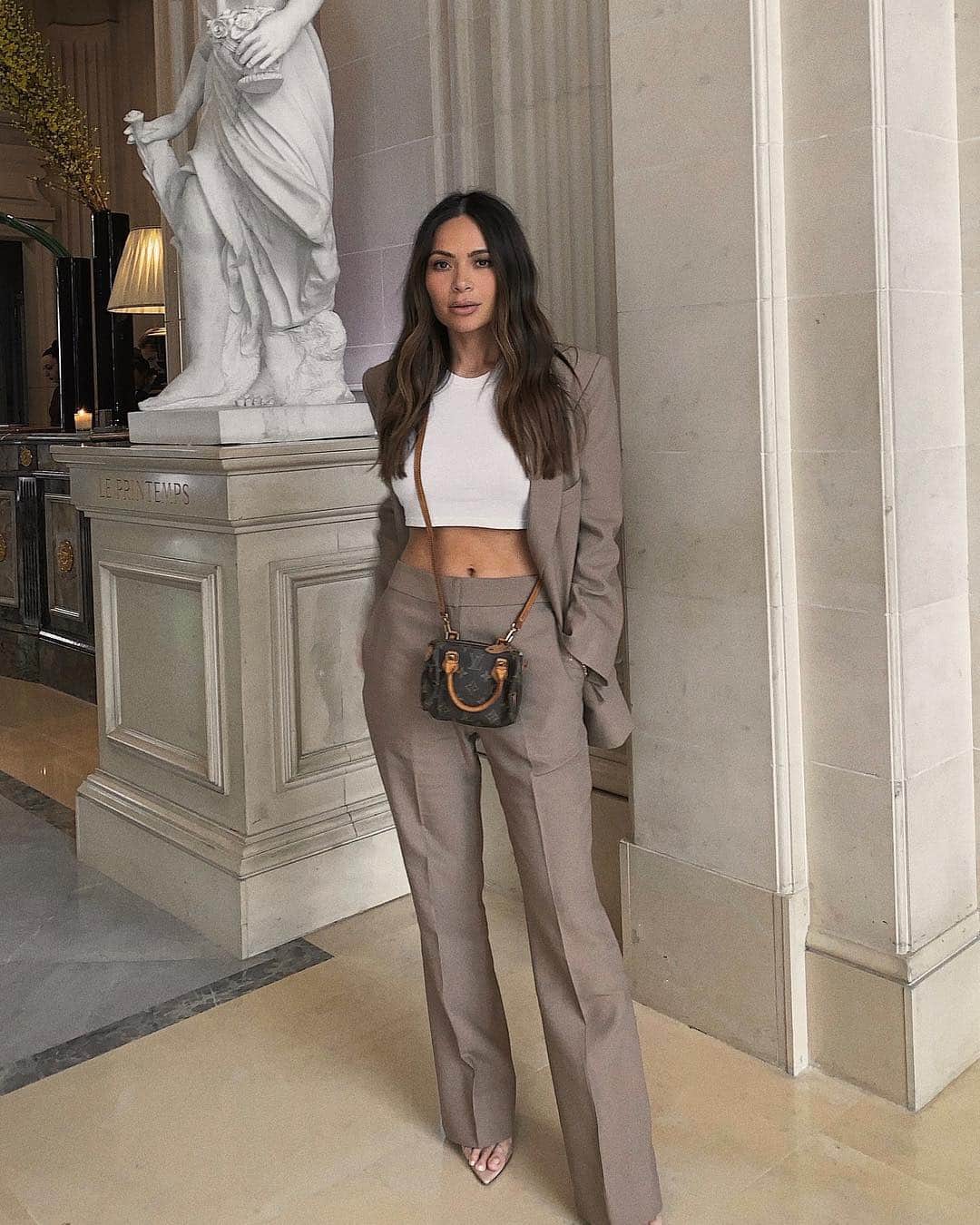 Marianna Hewittさんのインスタグラム写真 - (Marianna HewittInstagram)「crop top but make it business 👔 . top @cottoncitizen suit @tibi shoes @femme_la @jilljacobsstudio」4月11日 7時01分 - marianna_hewitt