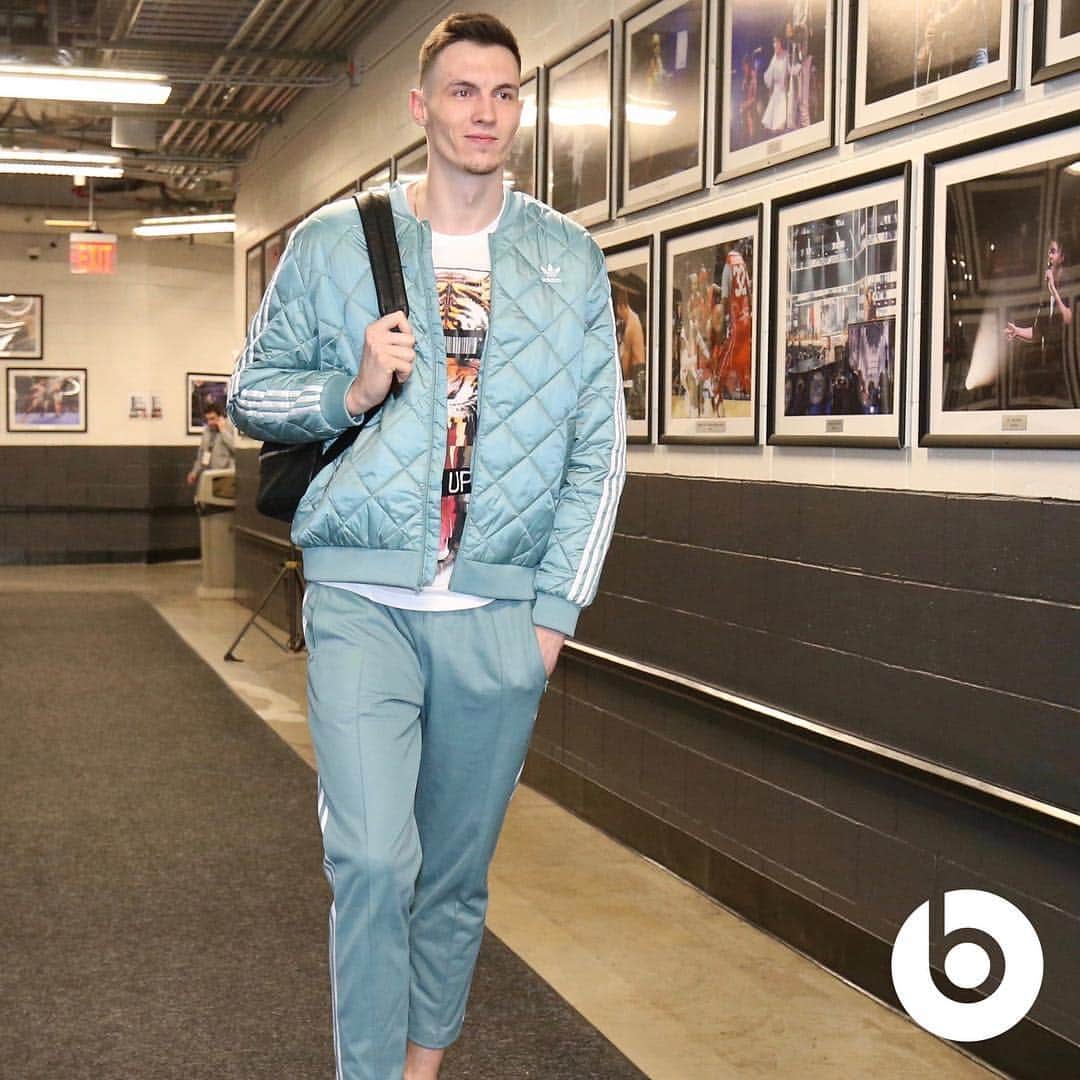 Brooklyn Netsさんのインスタグラム写真 - (Brooklyn NetsInstagram)「Gotta glow up for the last regular season game of the year 🐅🕶」4月11日 6時58分 - brooklynnets