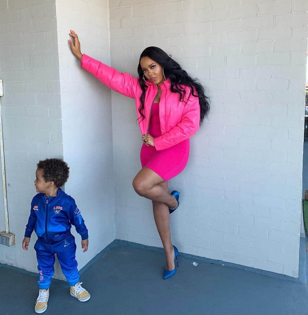 Angela Simmonsさんのインスタグラム写真 - (Angela SimmonsInstagram)「Always mommy 💕 #OutTheDoor #SpringTime 💫 #ILoveNyc ♥️」4月11日 7時23分 - angelasimmons