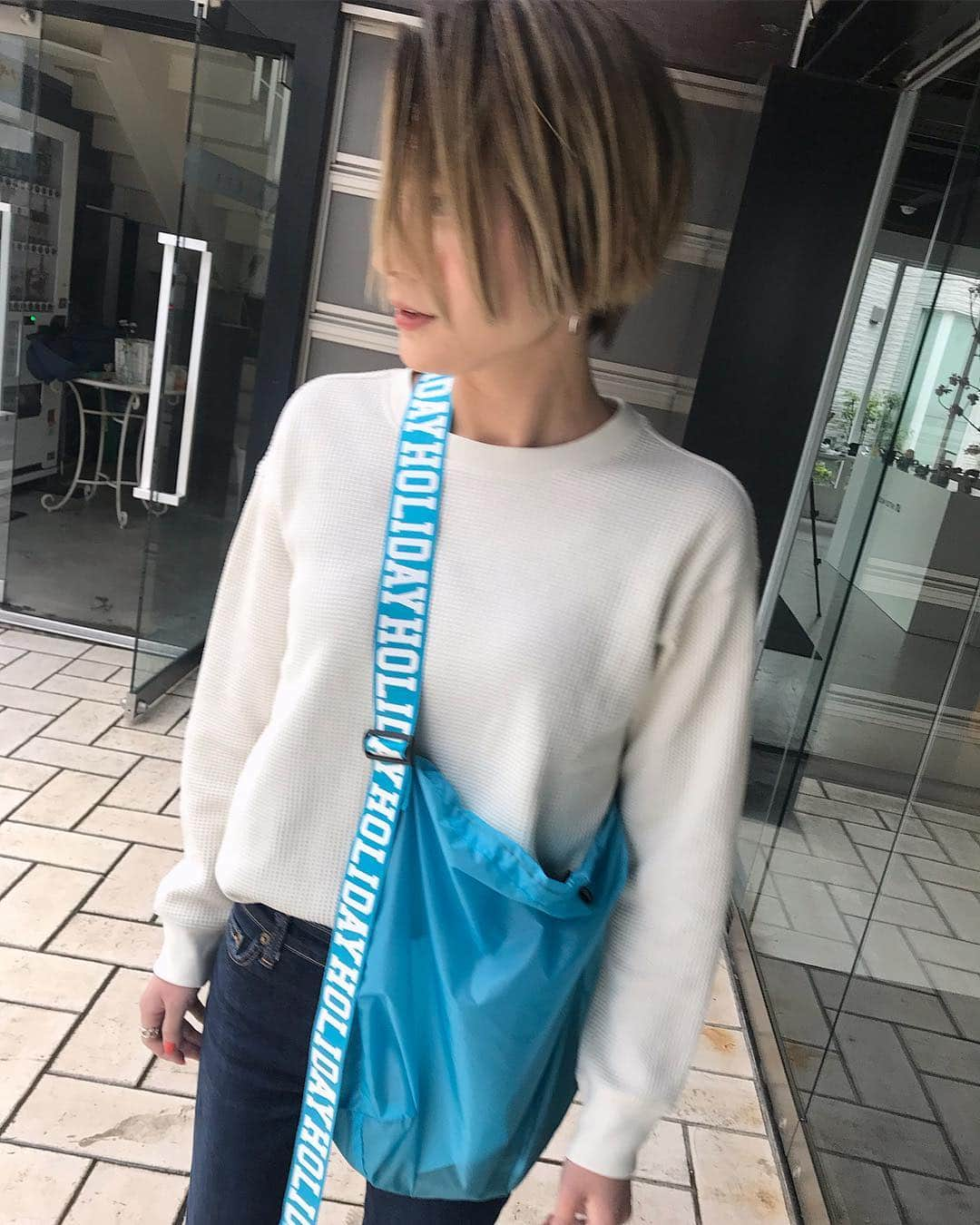 ショートヘアカタログ・紺野 善仙さんのインスタグラム写真 - (ショートヘアカタログ・紺野 善仙Instagram)「毛先ぶつ切りのショート #紺野ショート#✂︎」4月10日 23時25分 - nori190