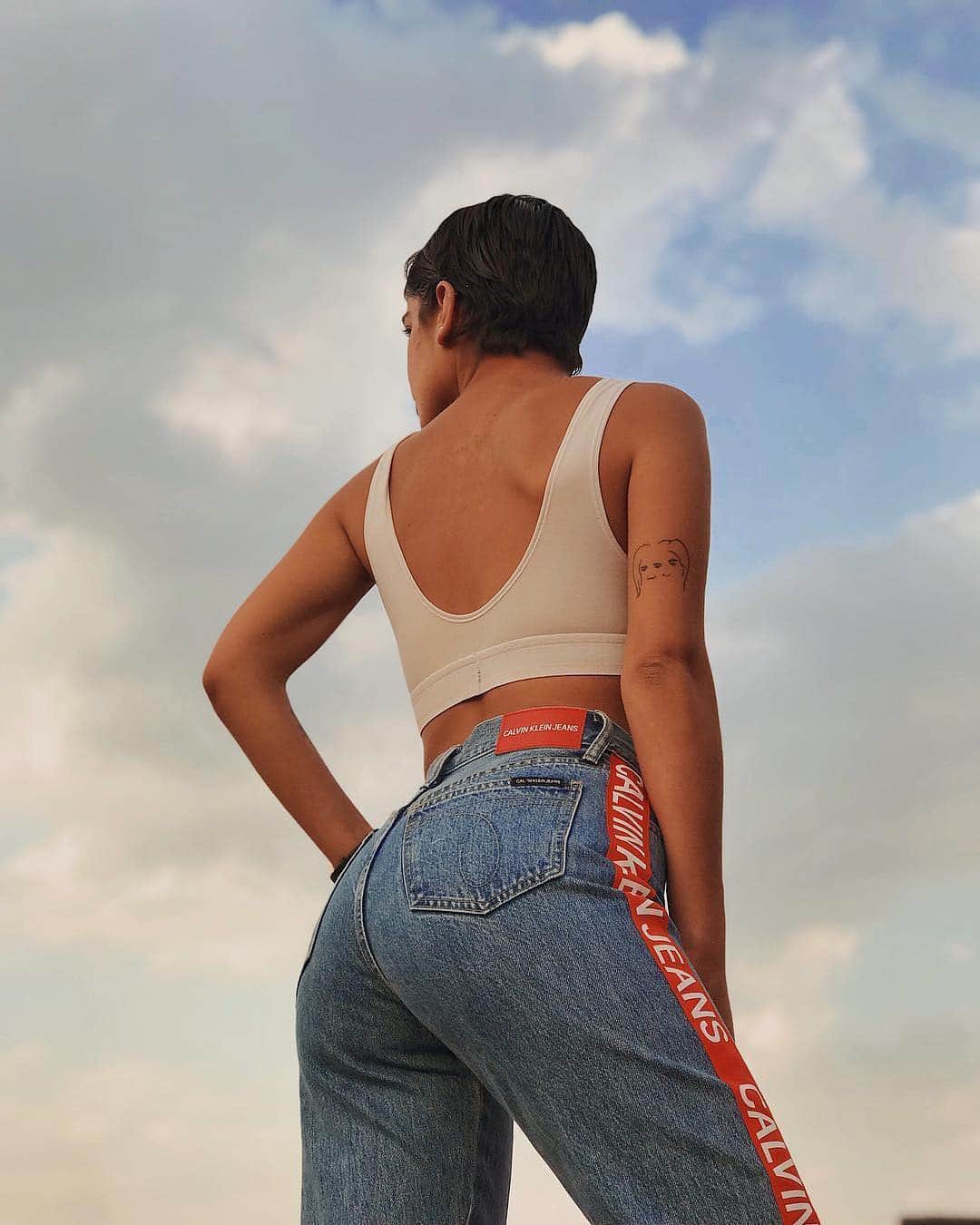 Calvin Kleinさんのインスタグラム写真 - (Calvin KleinInstagram)「Head in the clouds ☁️ @marfilu models this season’s signature CKJ 035 straight taped style from #CALVINKLEINJEANS. ⠀⠀⠀⠀⠀⠀⠀⠀⠀ ⠀⠀⠀⠀⠀⠀⠀⠀⠀ Share yours with us ➡️ #MYCALVINS」4月10日 23時36分 - calvinklein