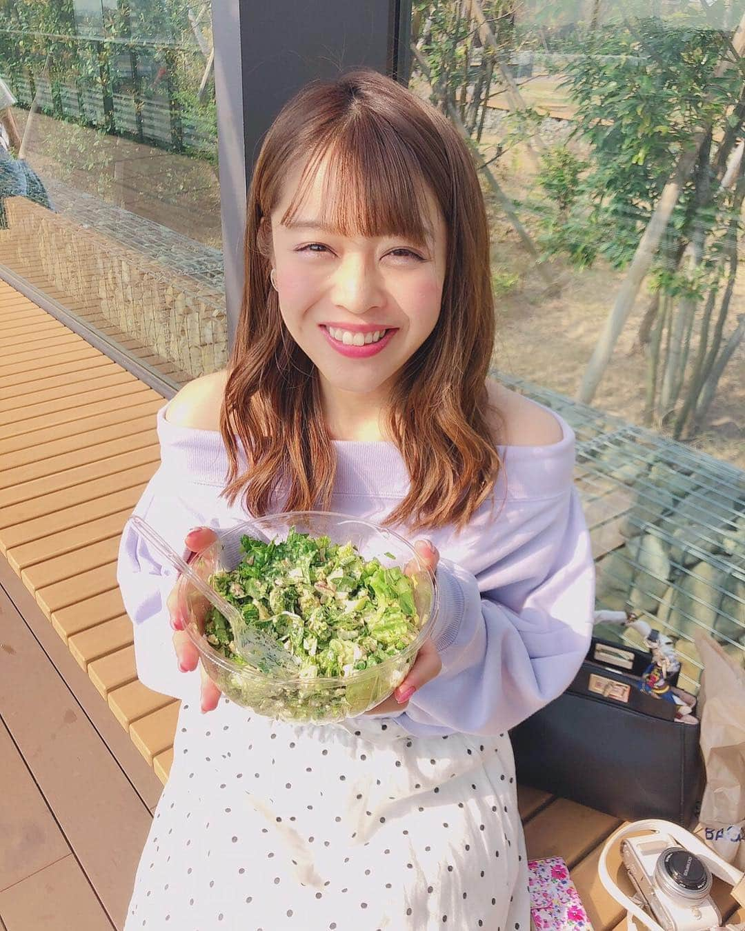 石倉侑芽さんのインスタグラム写真 - (石倉侑芽Instagram)「デート風😋💓 撮ってたら楽しくなってきて🙈笑 . 今日は本当に寒かったね❄️ 雪が降った地域もあるそうで😳💦 温度差で体調崩しやすいと思うので お気をつけください😢💓💓 . 明日もがんばろうーっ🌸 . #ゆめちん#休日#彼女感#デート風#お外でランチ」4月10日 23時36分 - yume8115