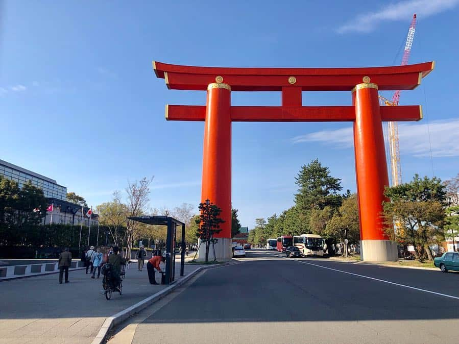 朝日光輝さんのインスタグラム写真 - (朝日光輝Instagram)「京都🌸🚶‍♂️🚶‍♂️🚶‍♂️ * * * * * * * * * * * #京都#kyoto#桜#サクラ#さくら#Sakura#🌸#春#京都の桜 #日本#japan#最高#歩き疲れた #一休み」4月10日 23時32分 - mitsuteru_asahi