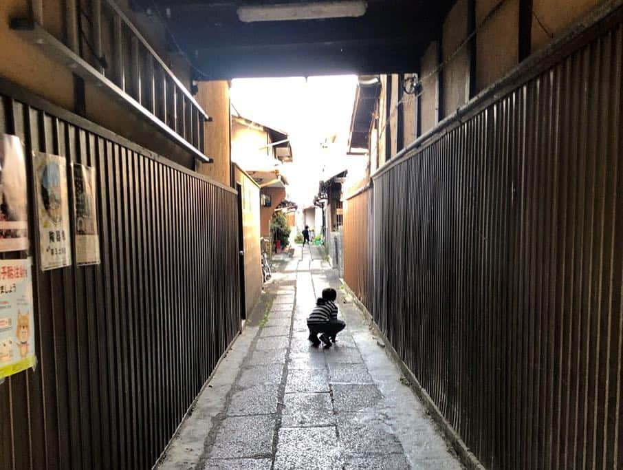 朝日光輝さんのインスタグラム写真 - (朝日光輝Instagram)「京都🌸🚶‍♂️🚶‍♂️🚶‍♂️ * * * * * * * * * * * #京都#kyoto#桜#サクラ#さくら#Sakura#🌸#春#京都の桜 #日本#japan#最高#歩き疲れた #一休み」4月10日 23時32分 - mitsuteru_asahi