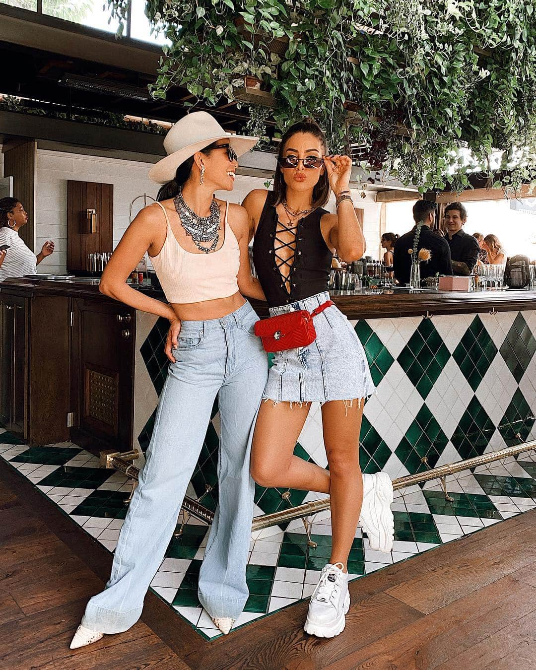 Camila Coelhoさんのインスタグラム写真 - (Camila CoelhoInstagram)「Reunited with this Boss babe/Hot mama @raissagerona at @mymymy event with @revolve ! So excited for #RevolveFestival 💃🏻 #LosAngeles (tap for outfit credits) ———- No evento de @mymymy de @revolve com essa gata/mãe/empreendedora que amo! (Créditos do look na tela)」4月10日 23時45分 - camilacoelho