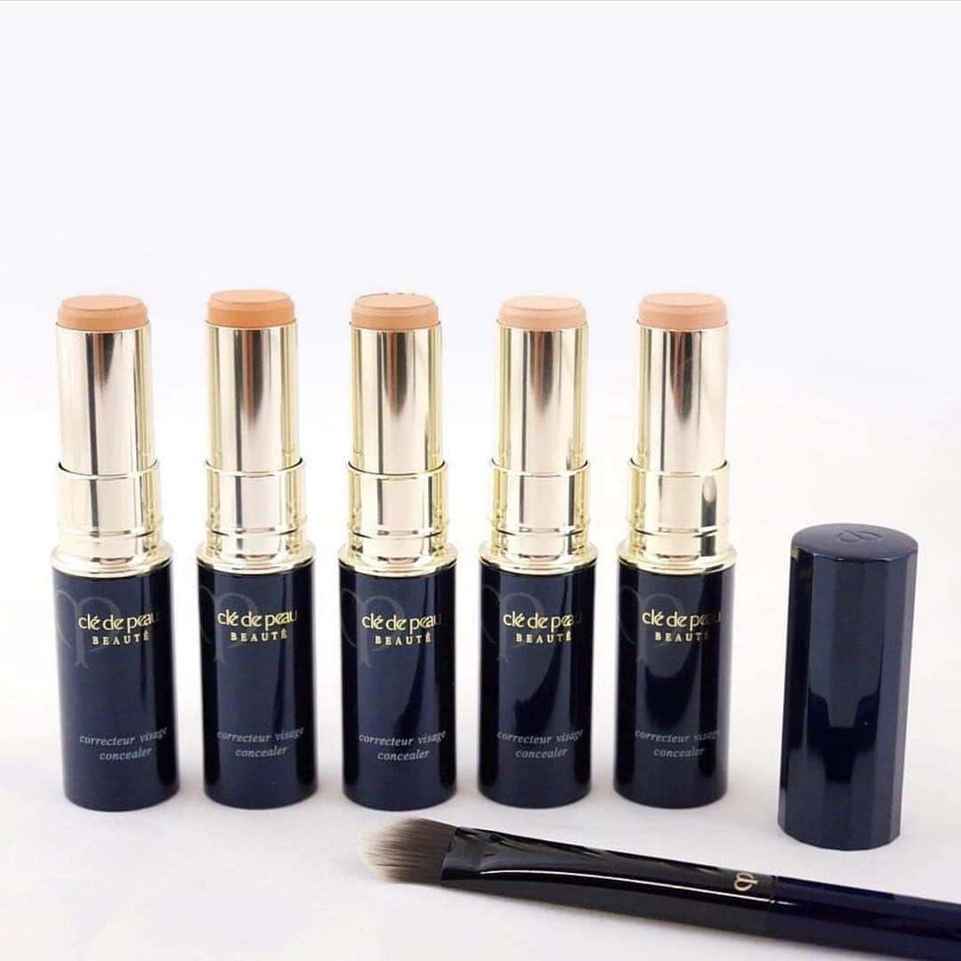 Clé de Peau Beauté Officialさんのインスタグラム写真 - (Clé de Peau Beauté OfficialInstagram)「15 time @instylemagazine award winner: the #Concealer is available in six shades. Photo by: @tadachiya1848.」4月10日 23時48分 - cledepeaubeaute