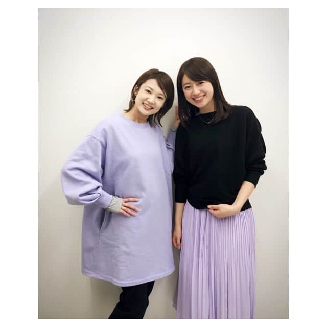 林美沙希さんのインスタグラム写真 - (林美沙希Instagram)「スタイリストさんと、私服がリンクコーデになっていました😊 今日は寒かったのでニット。会社に行くだけなので、トップスもスカートもプチプラです！  #今日は寒かった#スタイリストさん#リンクコーデ#私服#ラベンダー色#黒色」4月10日 23時54分 - misaki0hayashi