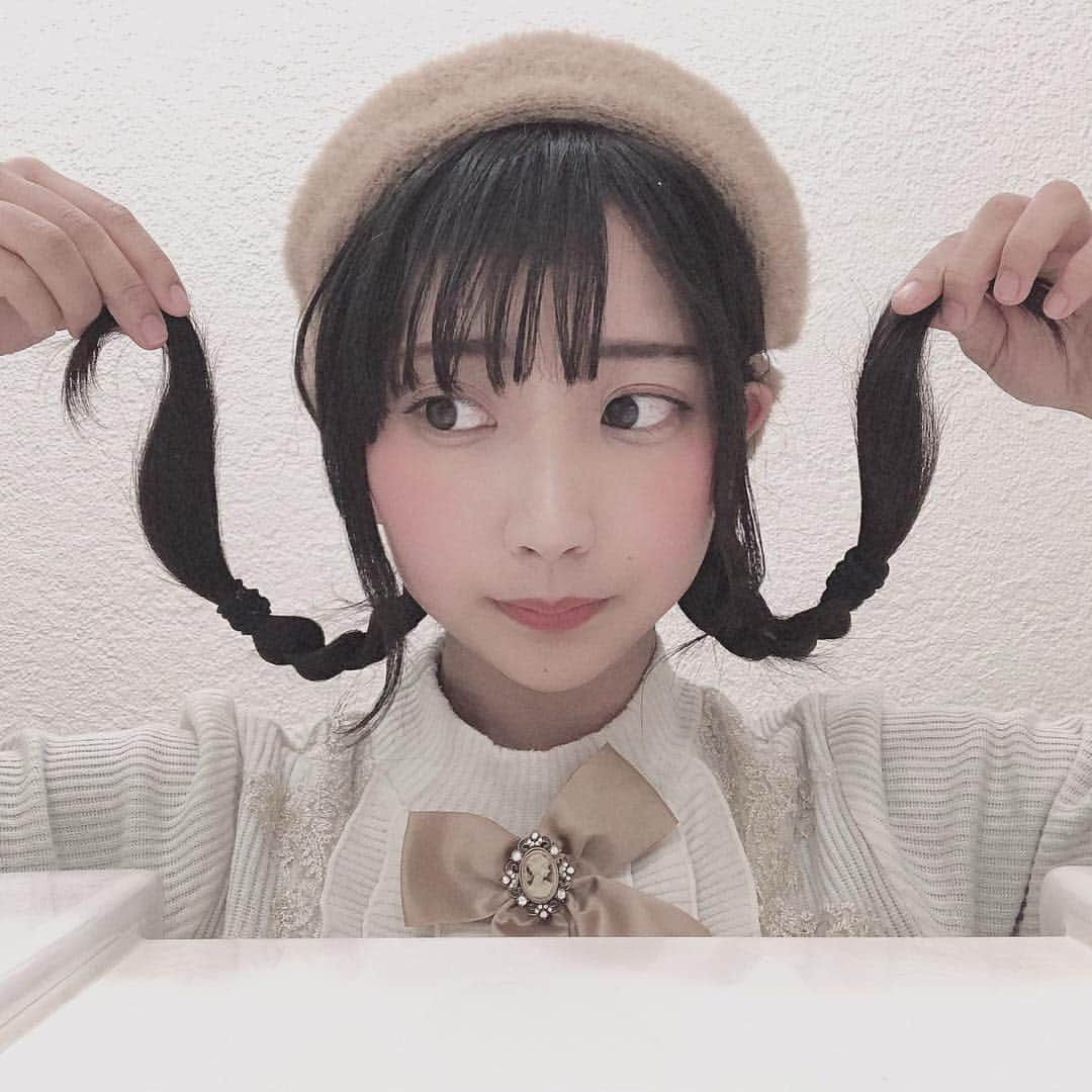 月野もあさんのインスタグラム写真 - (月野もあInstagram)「三つ編みベレー帽🍄 #三つ編み #ベレー帽 #ベージュ」4月10日 23時57分 - moa_tsukino