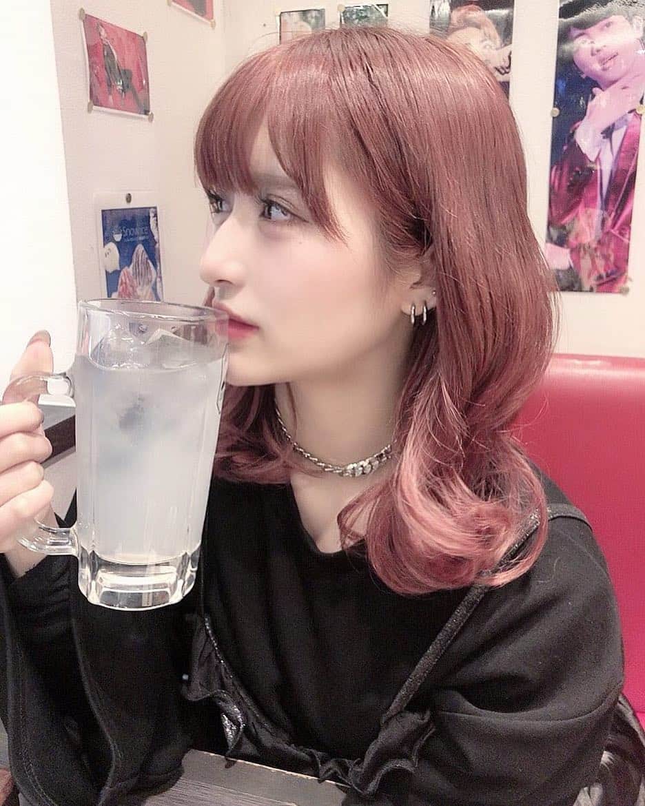 一ノ瀬りとのインスタグラム：「さいきん、心が汚すぎたので全部綺麗にしてやろーと思ってネイルと点滴と美容院いって友達とたくさんあって汚れ落としてリフレッシュ期間してた🥺🥺🥺」