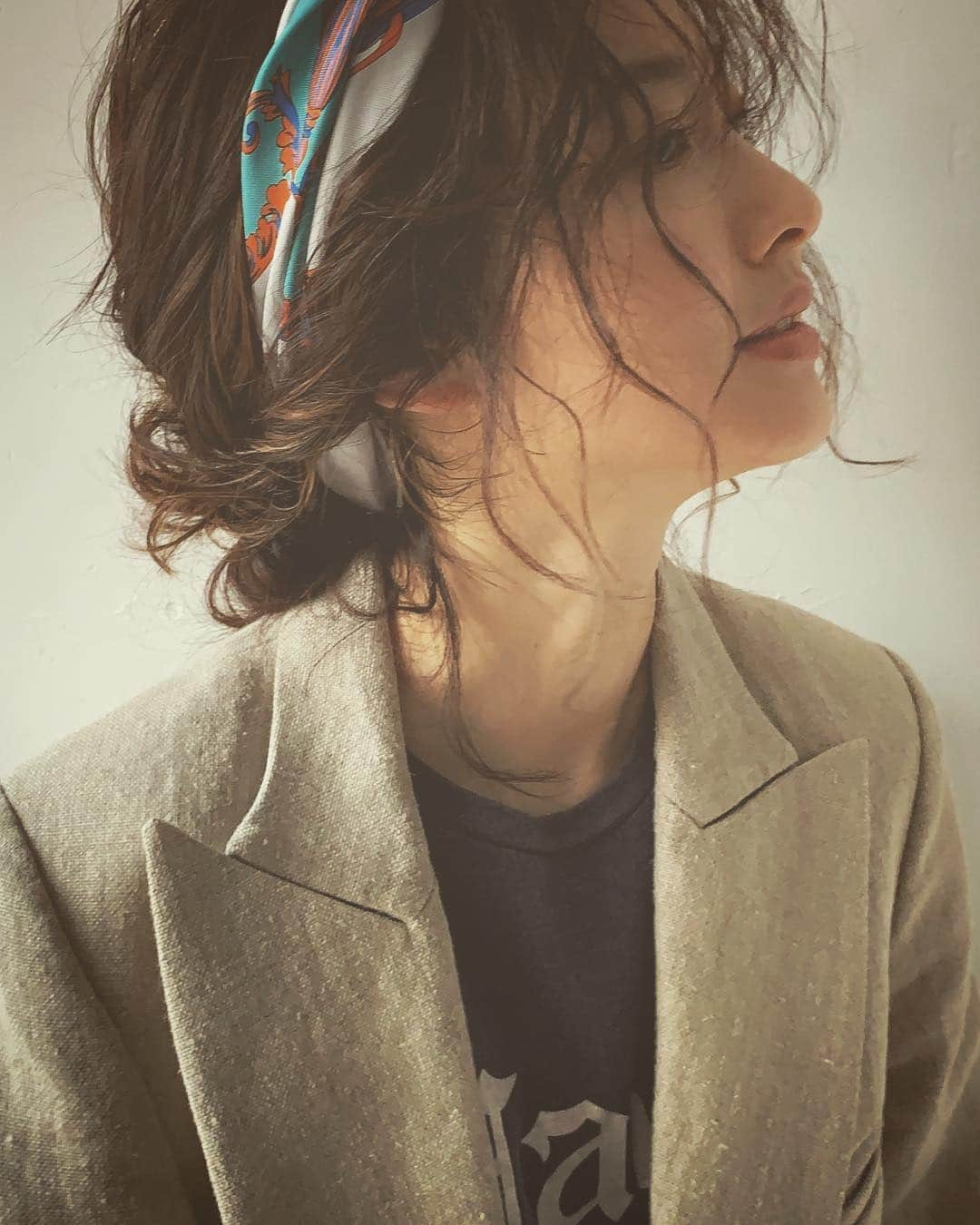 絵美里さんのインスタグラム写真 - (絵美里Instagram)「@classy_mag_insta 📷 . . . . 今発売中のClassy 5月号はスニーカー特集👟是非観てね📕 . . . . . . . #classy  #sneakers  #behindthescenes」4月11日 0時11分 - emiri616