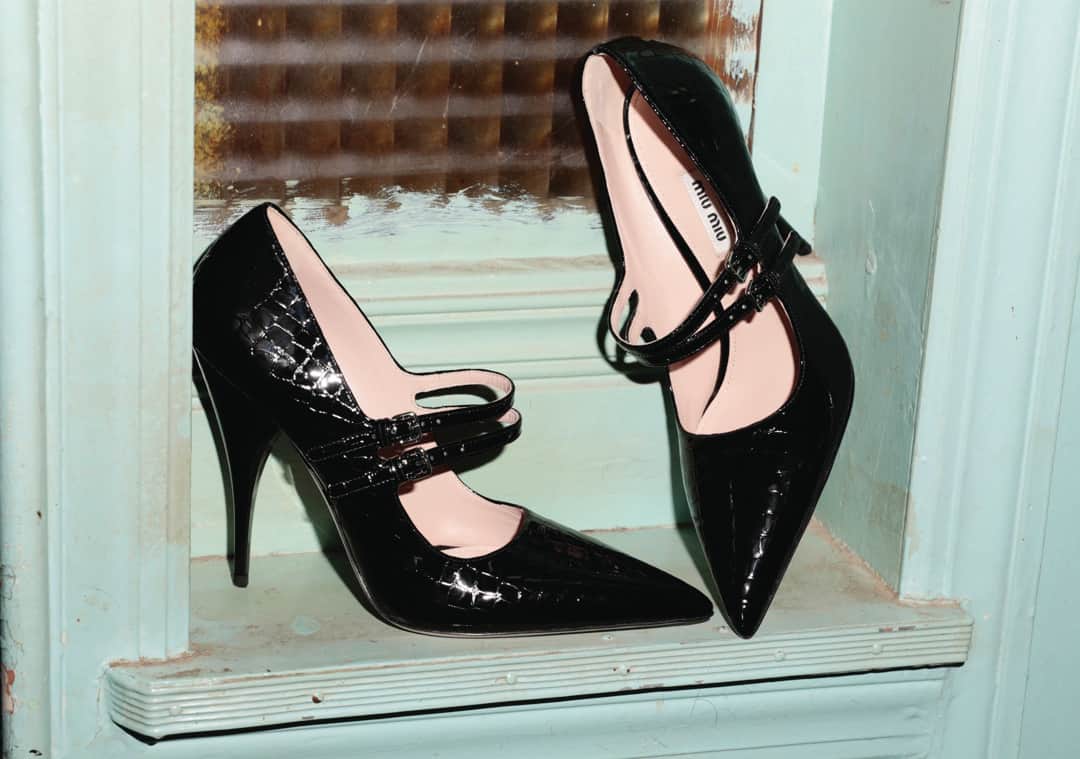のインスタグラム：「Barbershop details. The #MiuMiuSS19 croco-print patent leather pumps shot behind-the-scenes of the “Somewhere, Nowhere” video campaign. 📷 by @CarinBackoffphoto.」