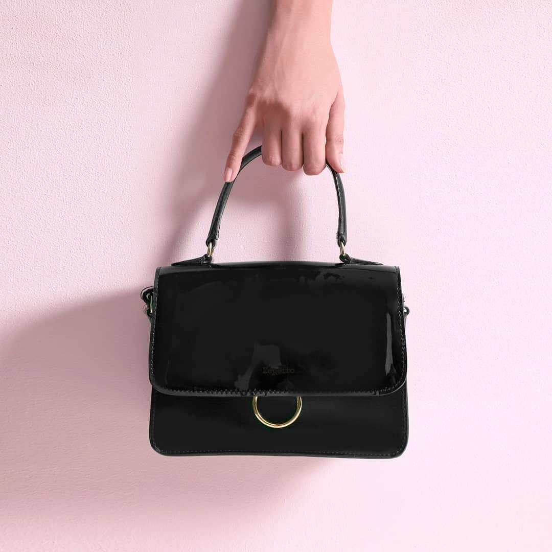 Repettoさんのインスタグラム写真 - (RepettoInstagram)「Le sac Double Jeu est idéal pour une touche élégante dans un quotidien mouvementé. The Double Jeu is ideal for an elegant touch in an animated everyday life. . Ref: M0528VBX #Repetto #BagAddict #Bagoftheday #RepettoBag」4月11日 0時41分 - repettoparis